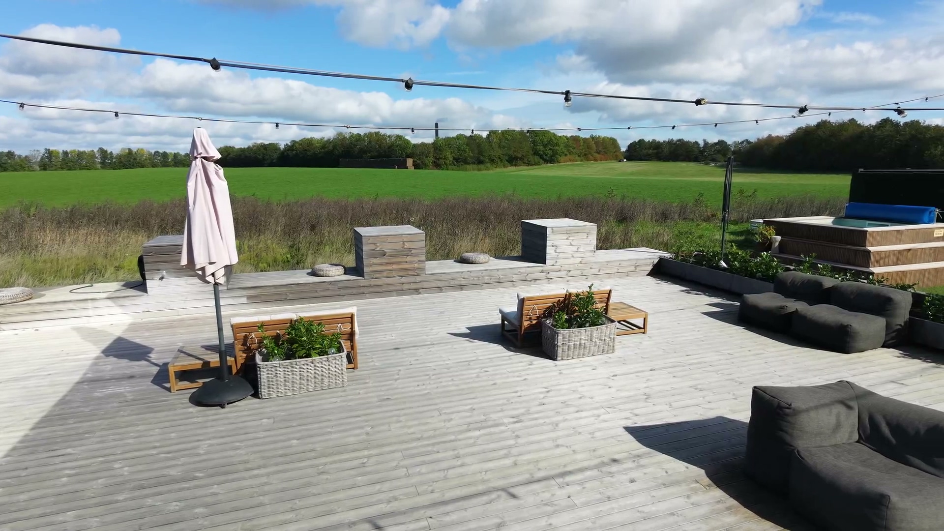 HotSpot Sauna, still 2